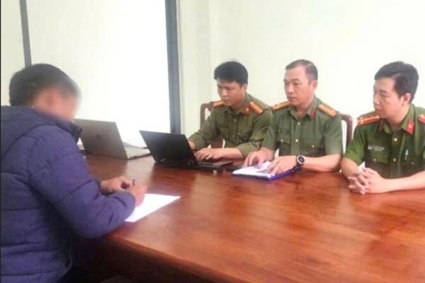 Trieu tap 2 nguoi dang tin sai su that ve van dong vien tu vong hinh anh