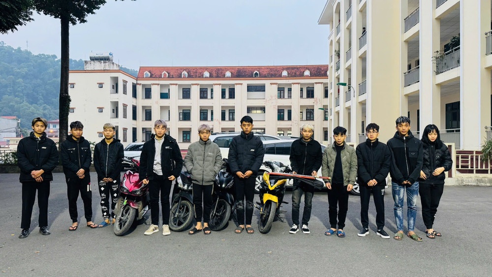 Xe dam goc cay,  3 nguoi tu vong anh 1