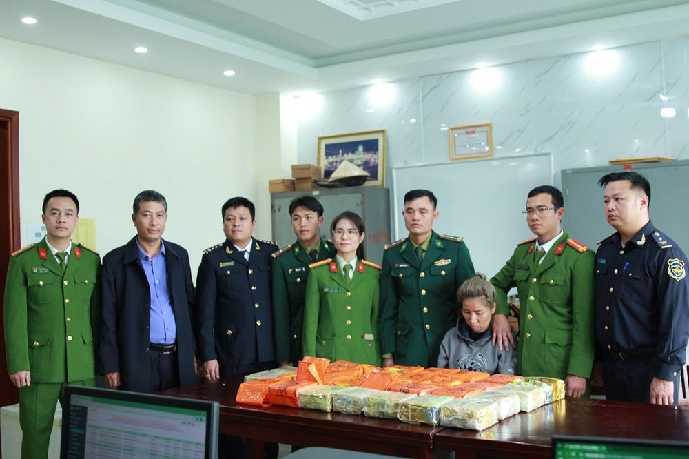 Bounhak SonLi Nhong Ma tuy anh 1