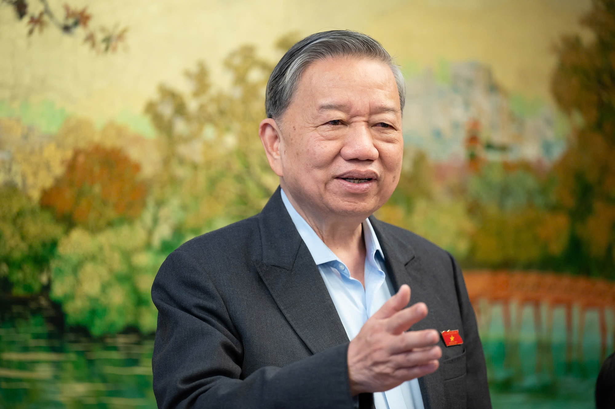 Tong Bi thu canh bao viec mac bay cong nghe lac hau, gia re hinh anh