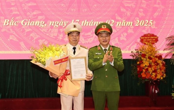 Dai ta Nguyen Quang Vinh lam Giam doc Cong an tinh Bac Giang hinh anh