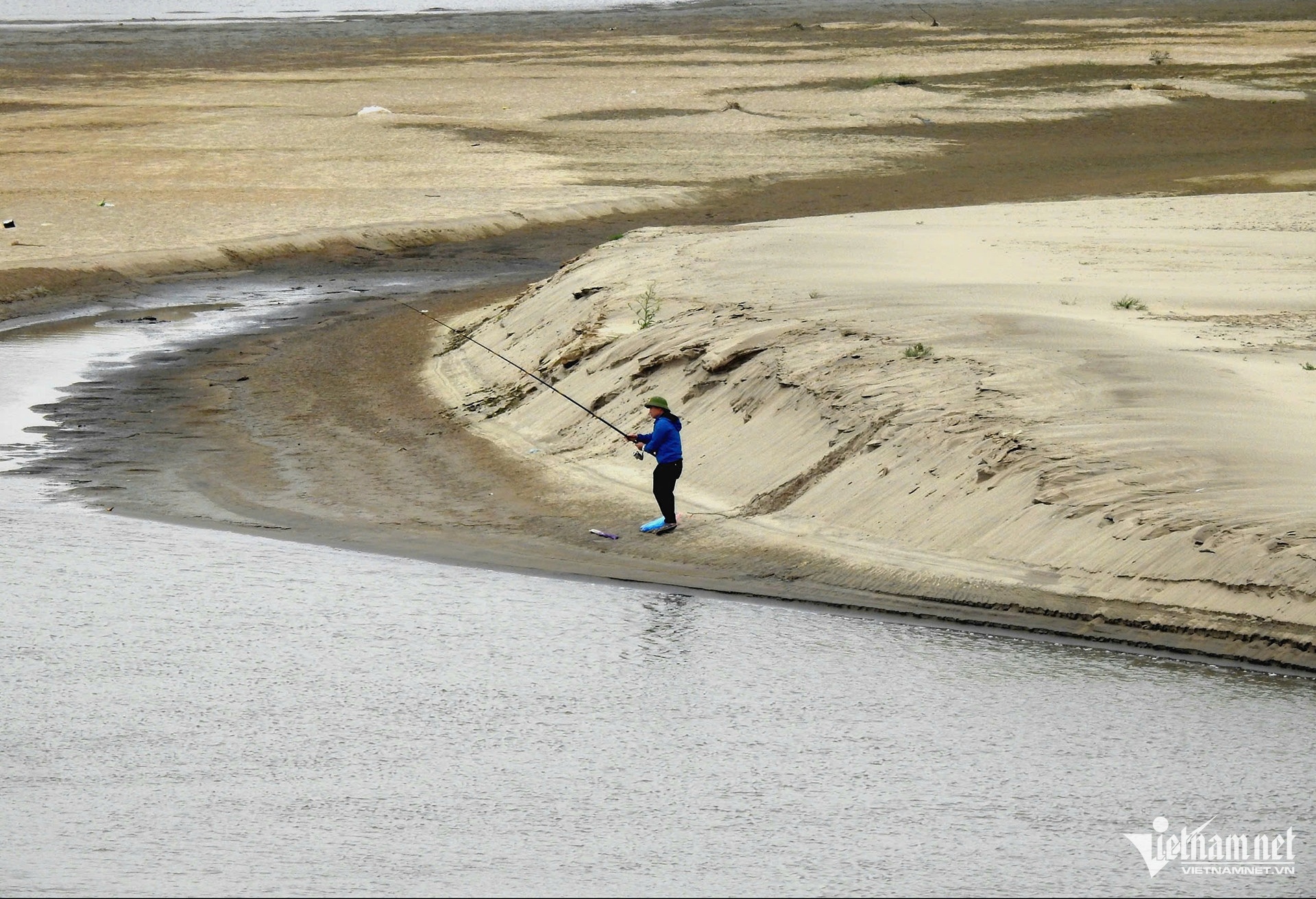 Song Hong Ha Noi anh 2