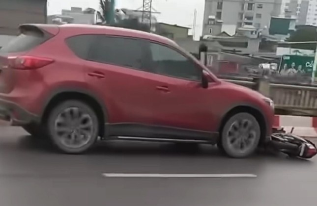 Trieu tap tai xe,  Mazda CX5 anh 1
