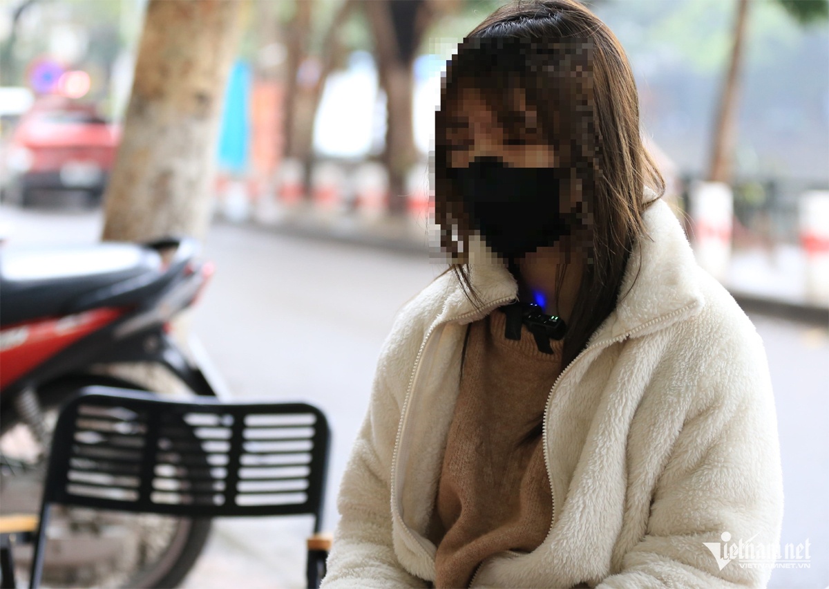 Hanh hung co gai anh 1