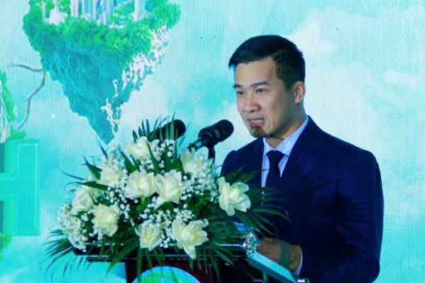 Lan dau tien to chuc Chuong trinh Nghe thuat vi Khi hau tai Ha Long hinh anh