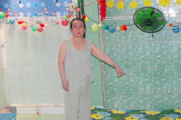 Bat nguoi phu nu,  Bao hanh 2 be anh 1