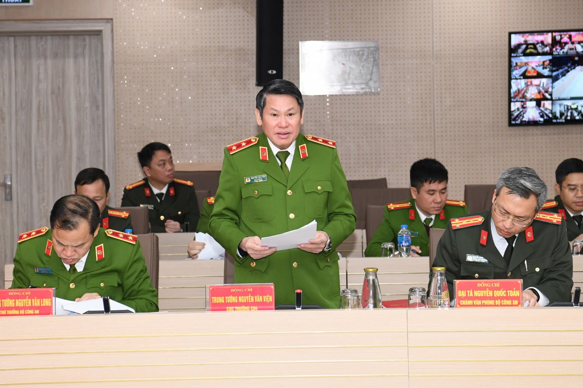 Bo Cong an tiep nhan cong tac cai nghien hinh anh