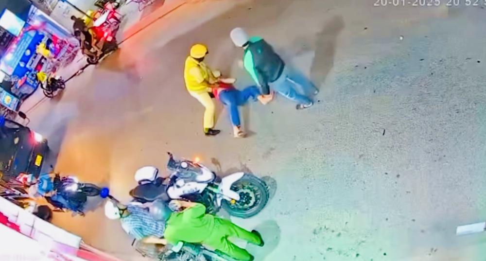 CSGT quat nga,  Nguoi dan ong,  TP.HCM anh 2