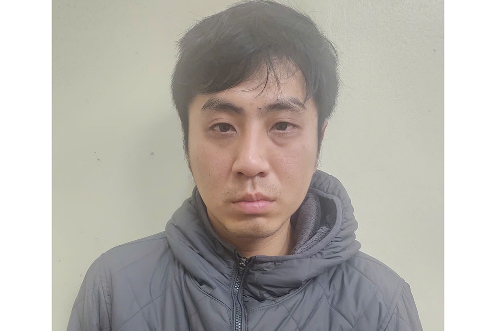 Phong hoa dot nha,  6 nguoi anh 1