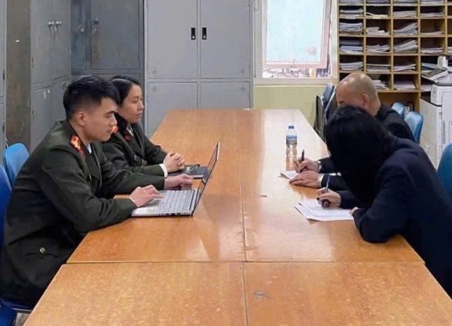 Phu Le,  Clip danh bac anh 1