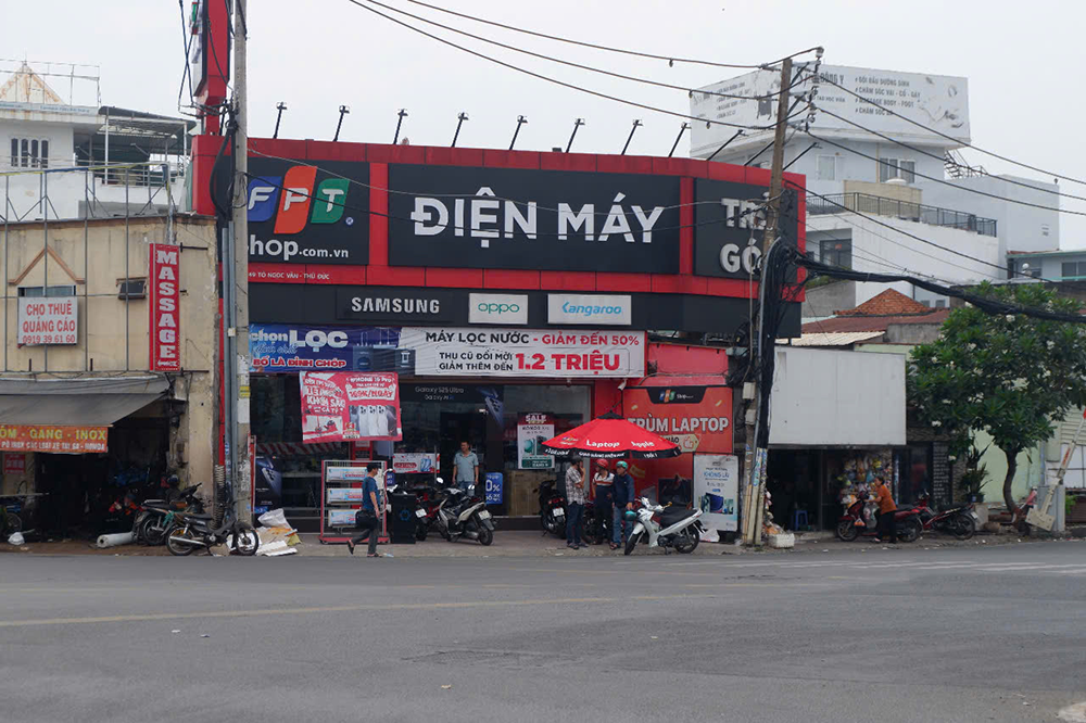 Cửa hàng FPT,  Công ty FPT,  Tập đoàn FPT,  Cướp tiền ảnh 2 Cua hang FPT,  Cong ty FPT,  Tap doan FPT,  Cuop tien anh 2