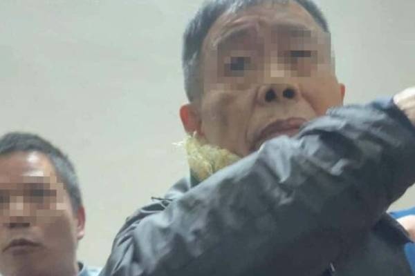 Co gai to bi chu tro danh hoi dong khi xin lai tien coc hinh anh