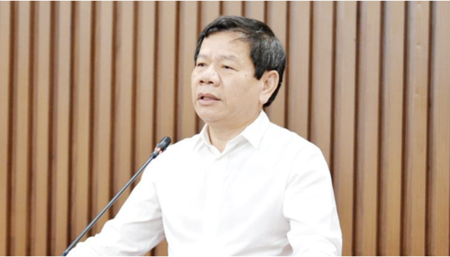 Tap doan Phuc Son,  Hau Phao anh 1