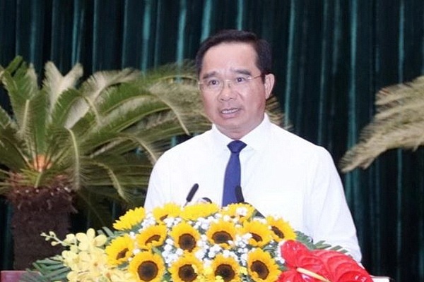 Phe chuan ong Nguyen Van Duoc giu chuc Chu tich UBND TP.HCM hinh anh