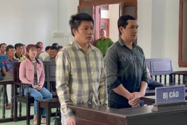 Thấy vợ đang hát ảnh 1 Thay vo dang hat anh 1