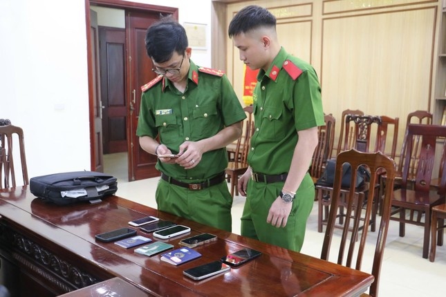 Kich ban,  Lai truoc lo sau anh 3