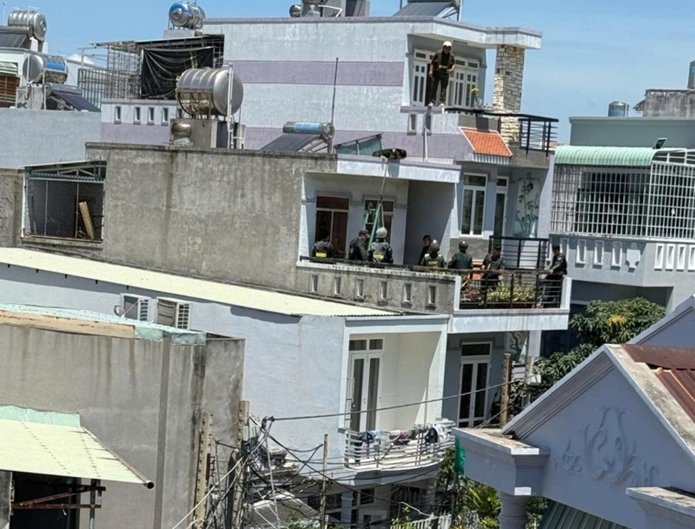 dam tu vong,  chien si,  canh sat co dong anh 2