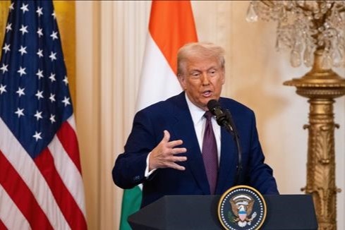 FBI tra lai tai lieu tich thu cho Tong thong My D. Trump hinh anh