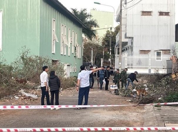 No lon gan mot chi nhanh ngan hang hinh anh