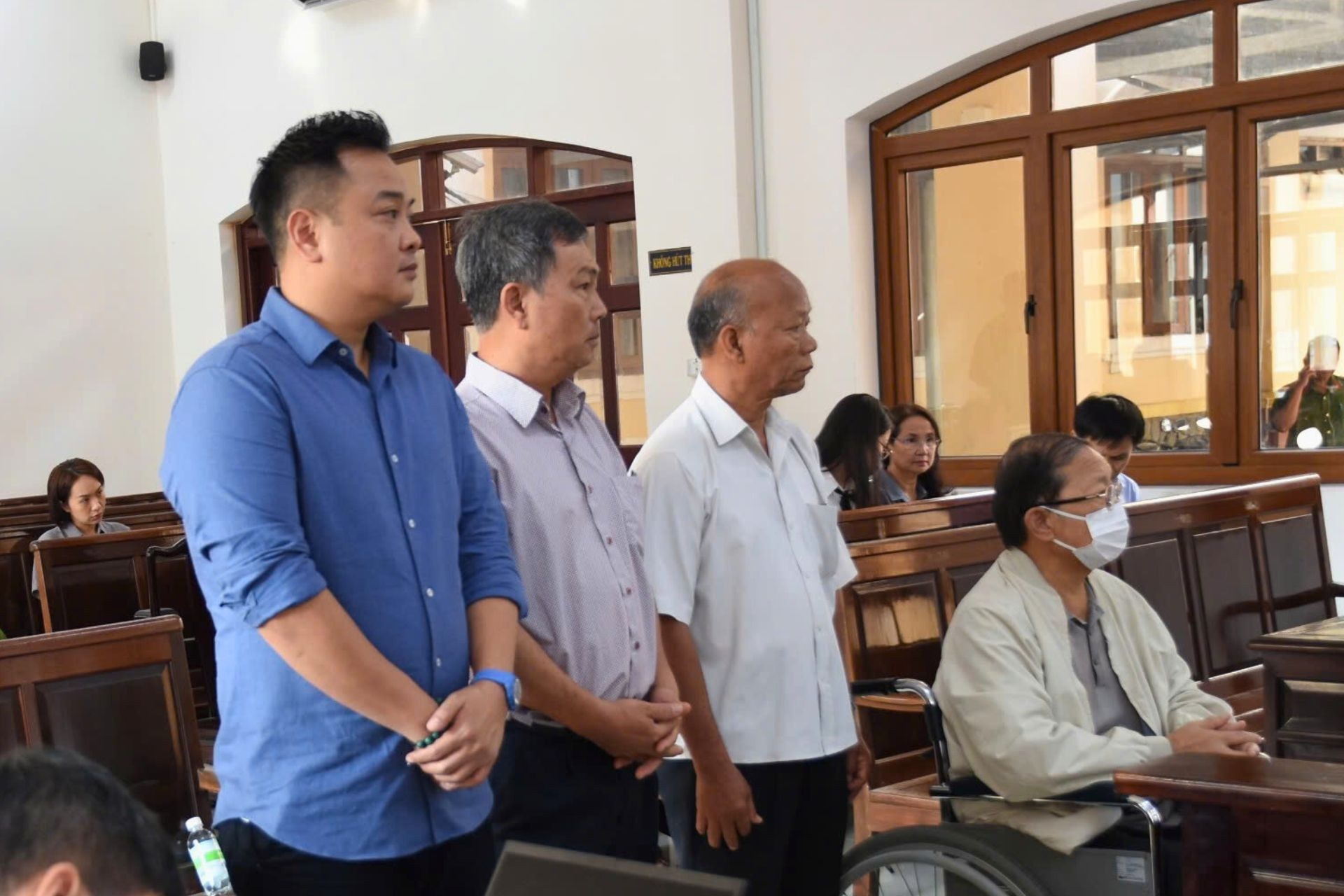 Cuu chu tich Tong cong ty Tin Nghia bi de nghi 18-20 nam tu hinh anh