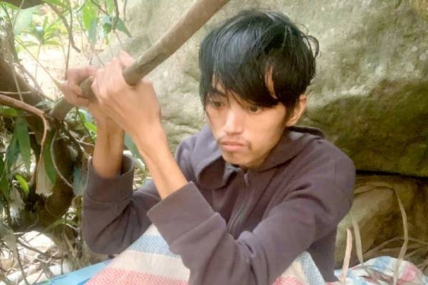 Lam gia giay to tron nghia vu quan su roi vao rung an nau hinh anh