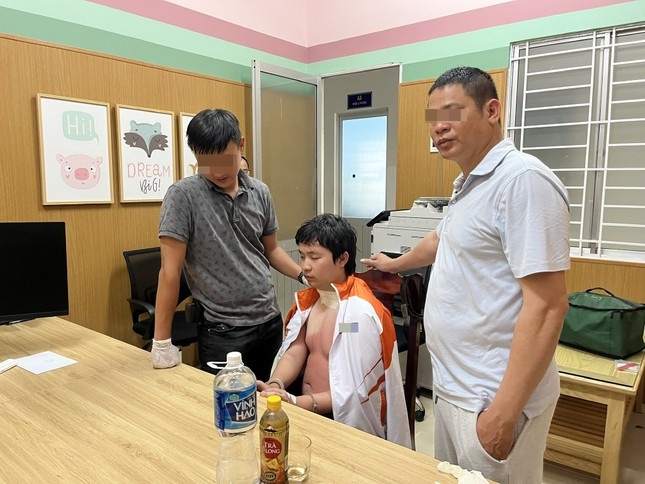 Khoi to hung thu sat hai nguoi phu nu luom ve chai o Ninh Thuan hinh anh