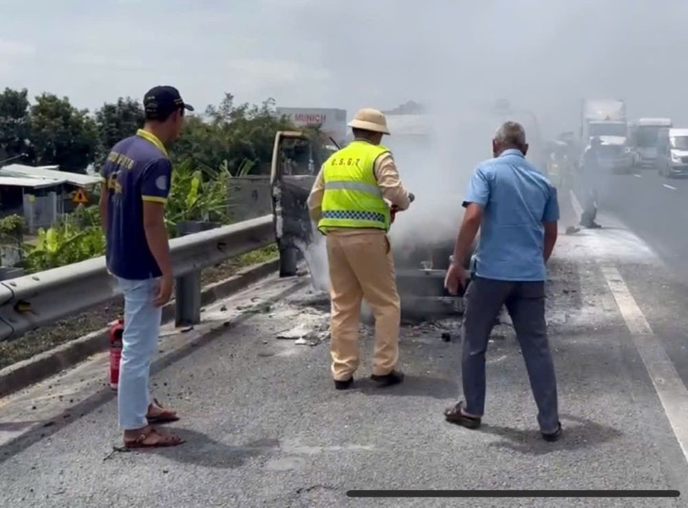 Xe cuu thuong,  Chay rui anh 2