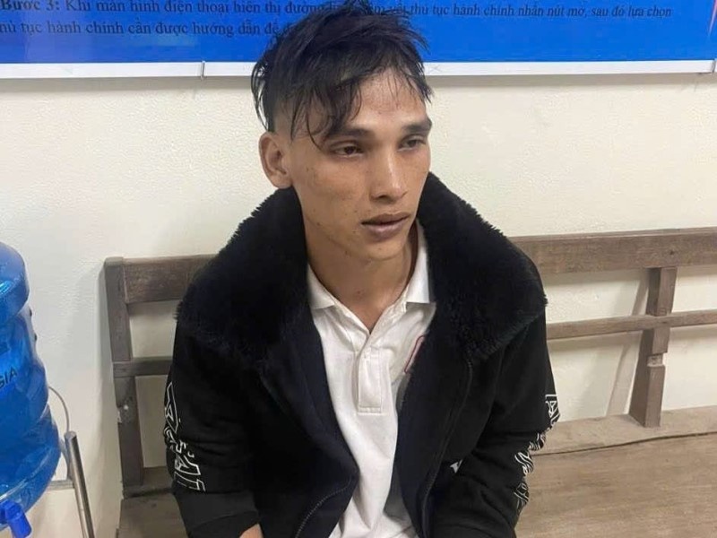 Be gai bi danh chan thuong so nao do 'duong ho' mau thuan voi me hinh anh