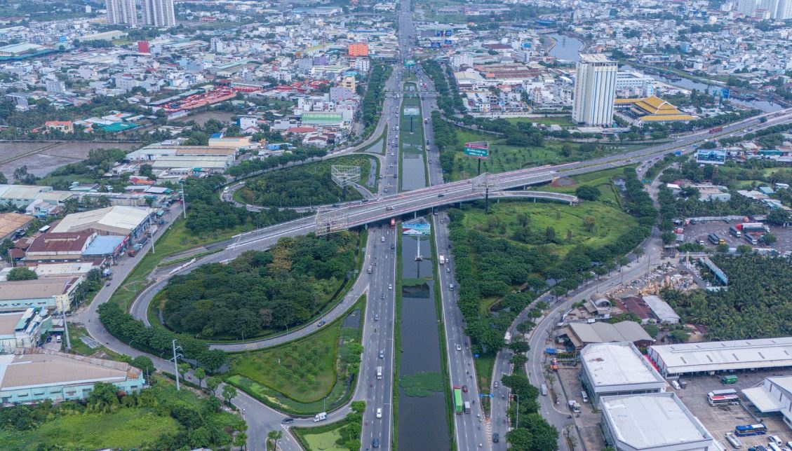 TP.HCM dau tu manh 8 cong trinh chien luoc ket noi voi Long An hinh anh