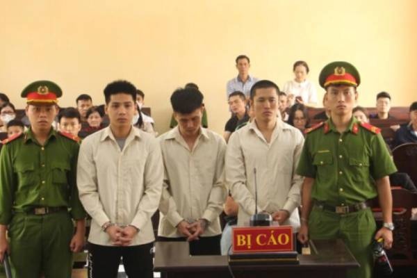 Phe ma tuy, nam thanh nien vo co dam chet nguoi hinh anh