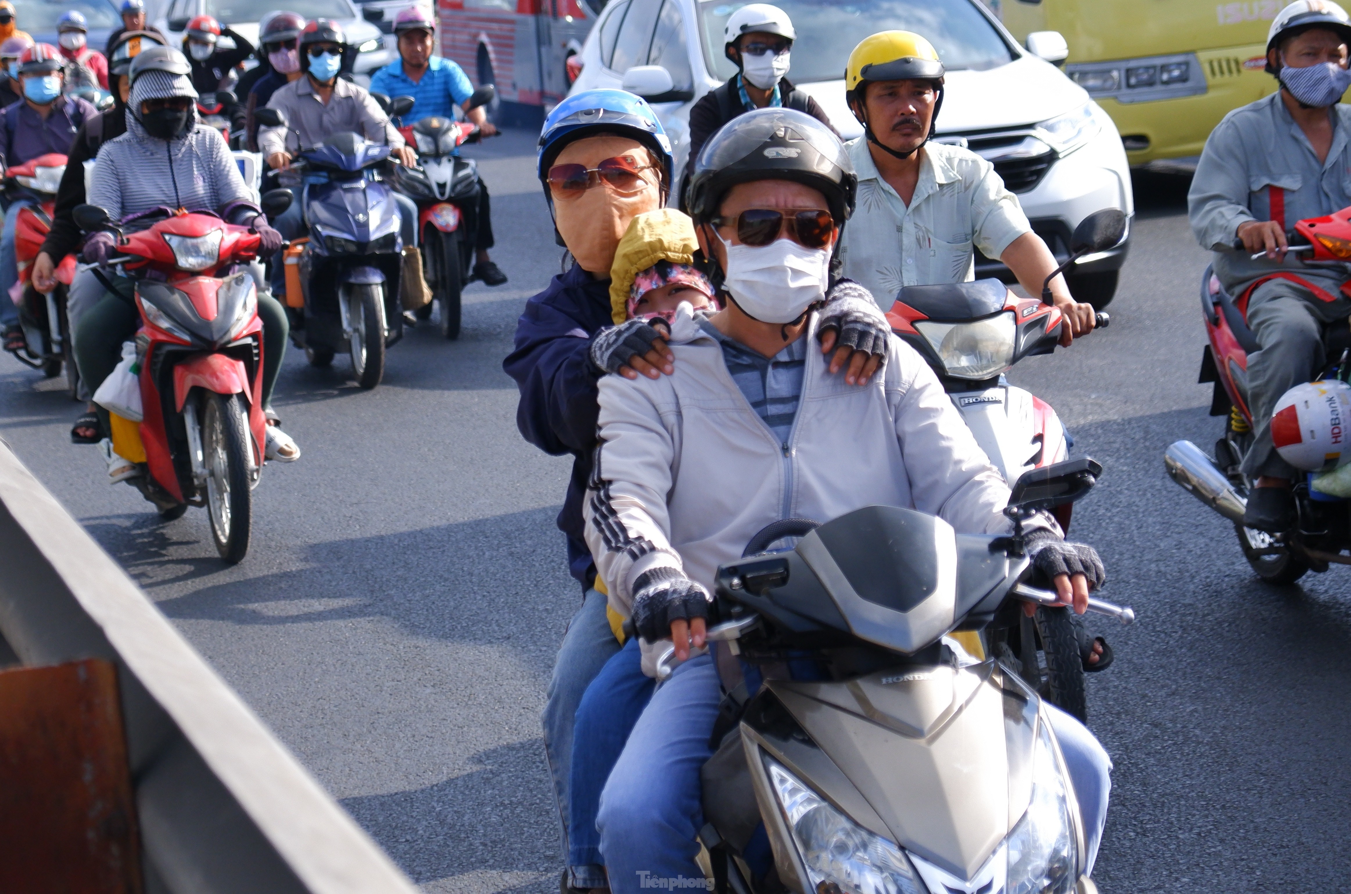 Mua trai mua Sai Gon anh 1