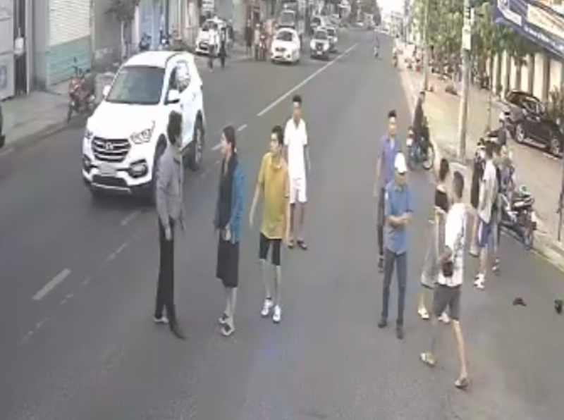 Nhan vien danh nguoi nhap vien, chu nha xe Anh Phat nhan sai hinh anh