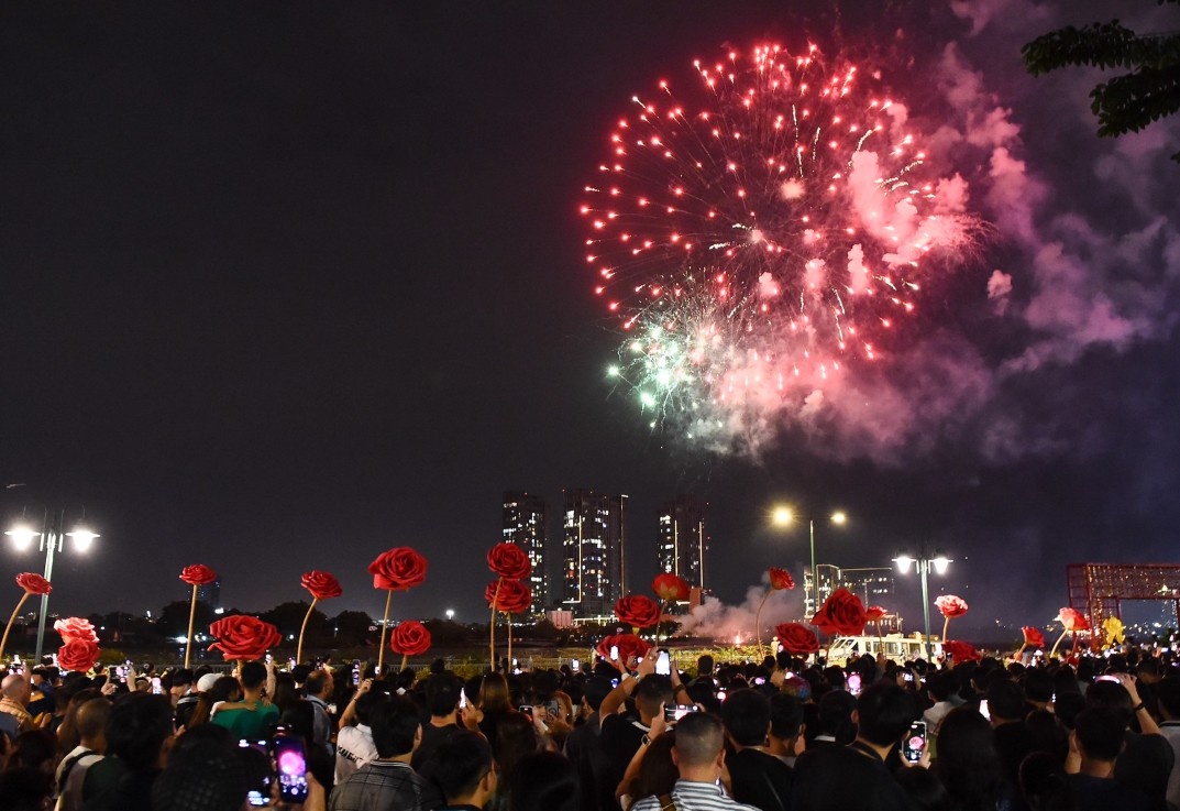 Tran dia phao le 30/4 duoc bo tri tai Cong vien Ben Bach Dang, TP.HCM hinh anh