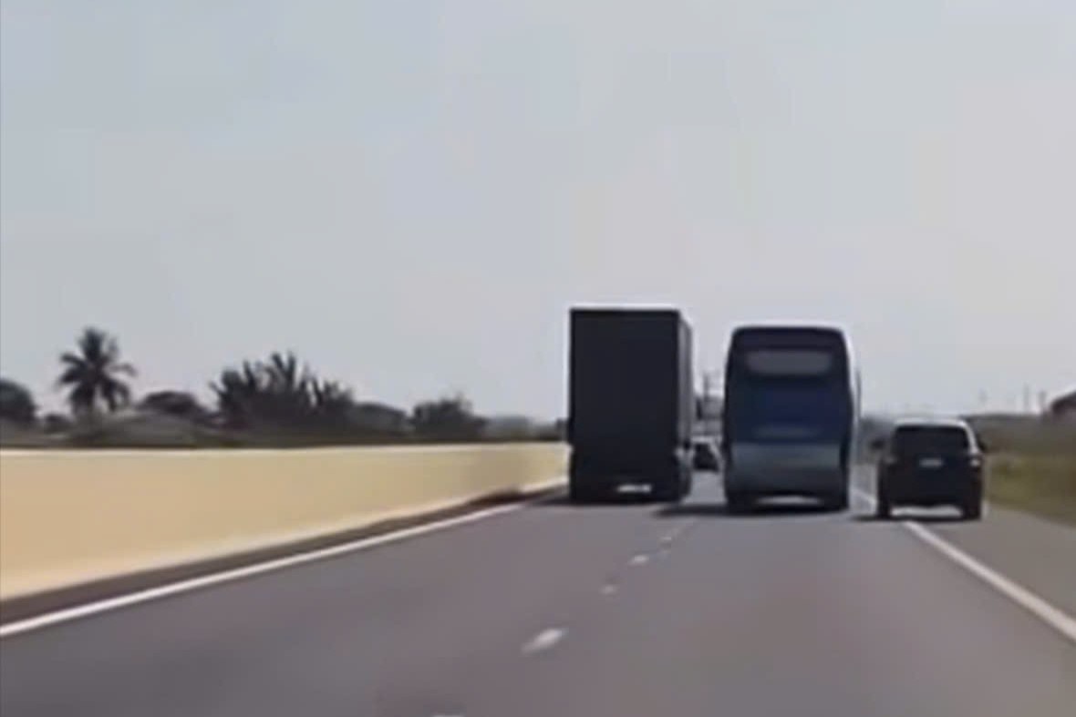 Xe khach Tam Hanh Travel anh 1