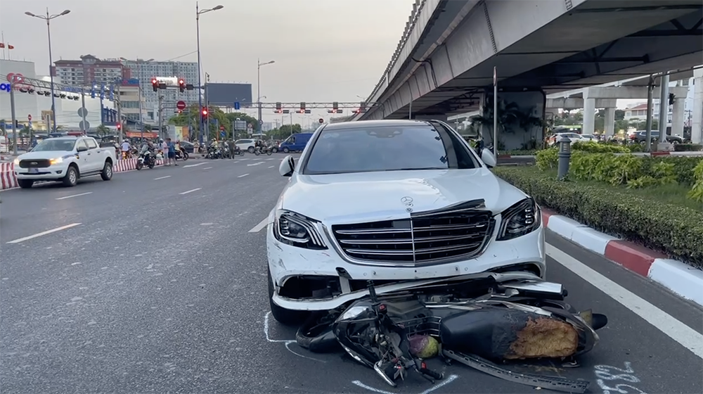 Nu tai xe Mercedes anh 2