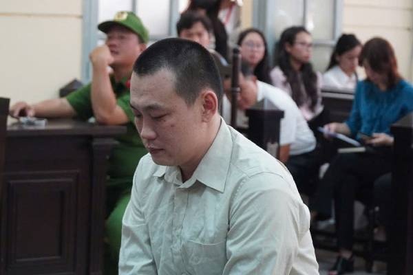 Danh nguoi truoc cong Benh vien Tu Du, ke hung hang bi phat mot nam tu hinh anh