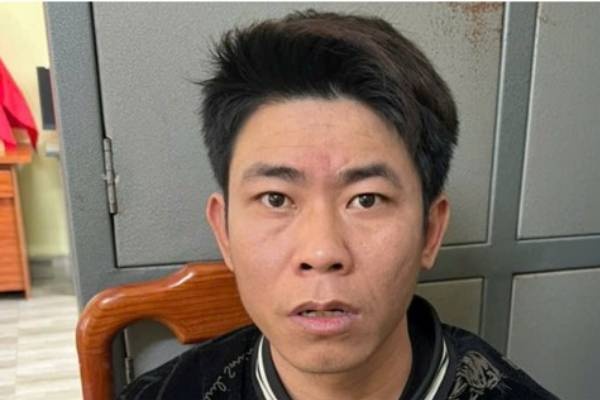 Bat qua tang 4 nguoi dan ong to chuc 'tiec ma tuy' trong phong tro hinh anh