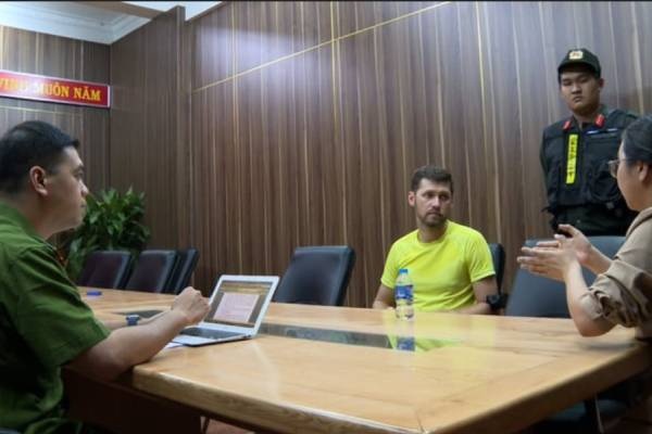 De nghi truy to bang cho vay nang lai do 'ong trum' Ukraine dieu hanh hinh anh