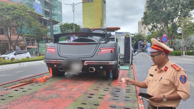 Dan sieu xe,  Vuot den do,  Da Nang anh 1