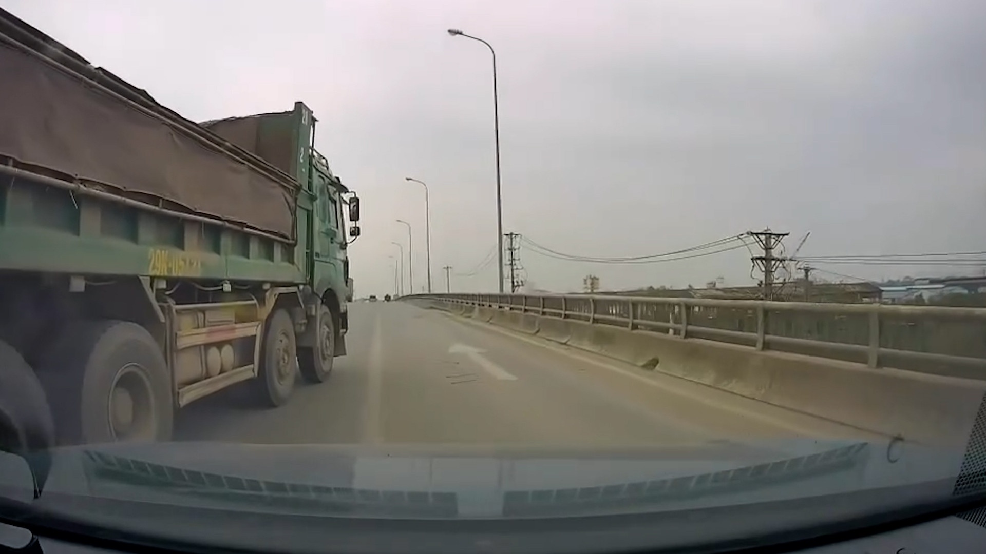 Xe tai ep oto con anh 2