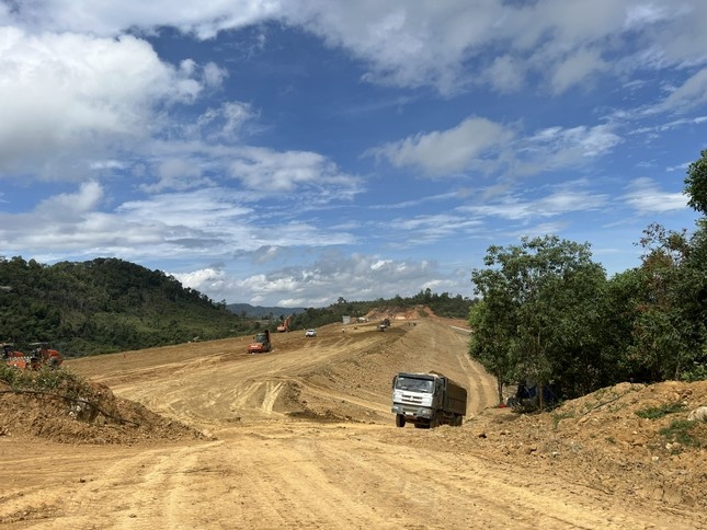 Du an 4.400 ty,  Ho Krong Pach Thuong,  Cong ty Hoang Dan anh 1