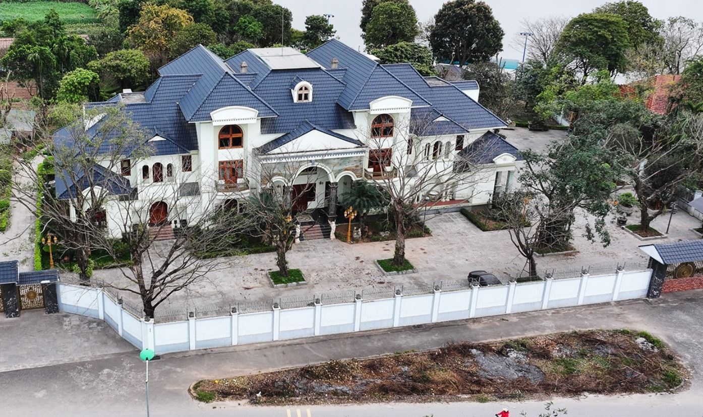 Can canh biet phu cua Hau ‘Phao’, noi dien ra man hoi lo bac ty hinh anh