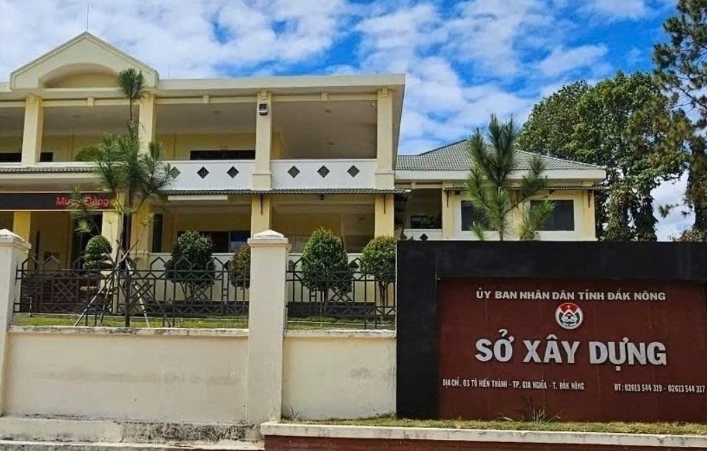 Tin moi vu dieu dong truong phong xuong lam pho hinh anh