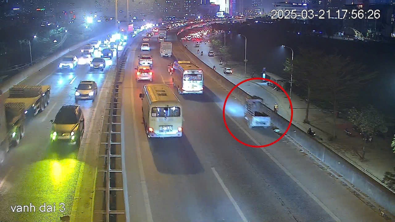 Xe ba banh di lac anh 1