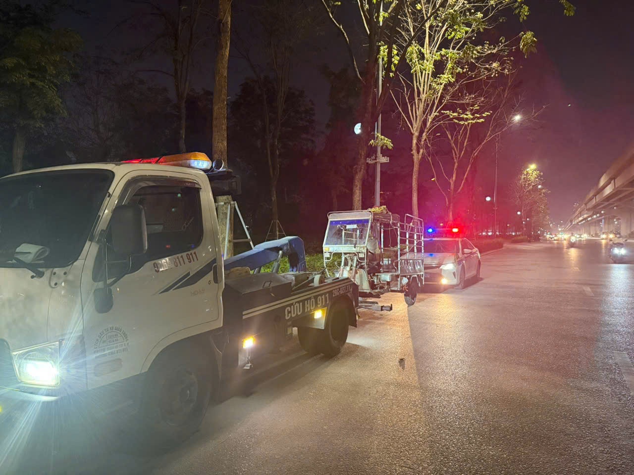 Xe ba banh di lac anh 2