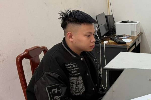 Lai oto tong chet nguoi roi ve nha che bat giau phuong tien hinh anh