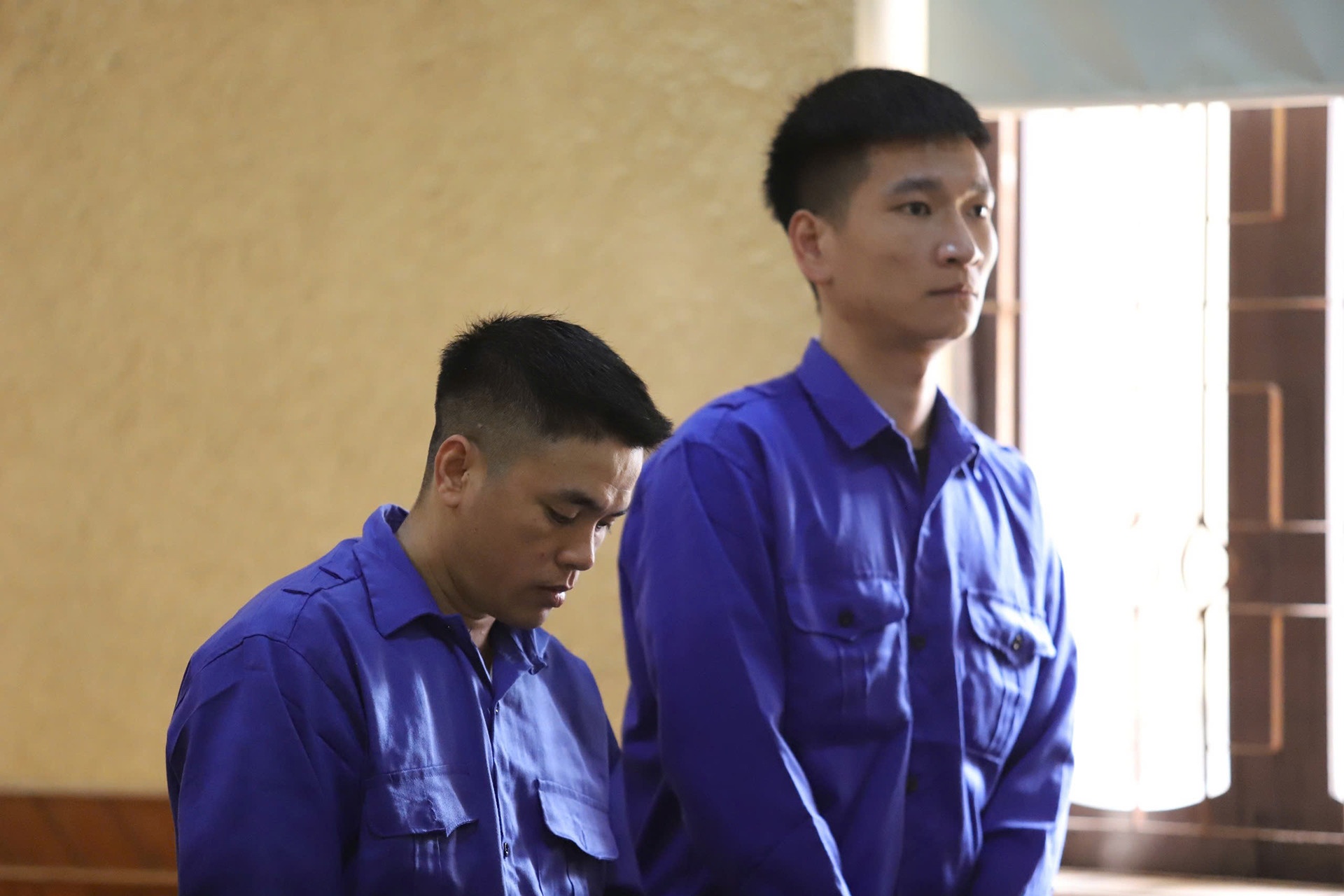 Tuyen an nhom lua 20 nguoi sang Tam giac vang, ep goi dien lua dao hinh anh