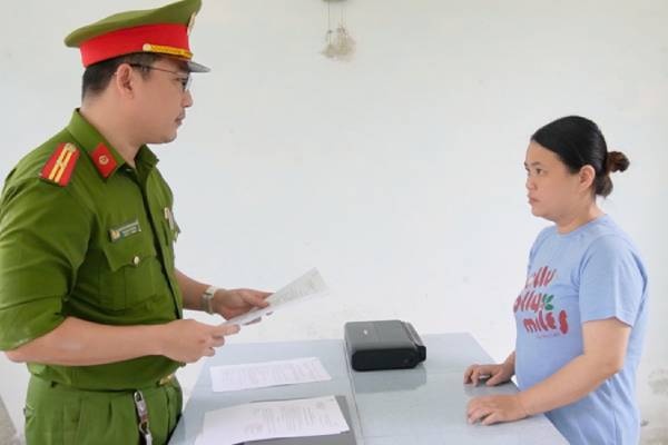 Nu giam doc lua tien ty sa luoi sau gan 8 nam lan tron hinh anh