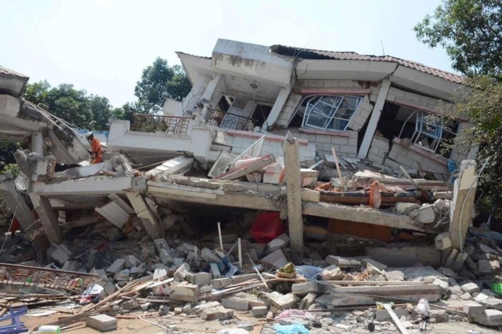 Quan doi Viet Nam khong quan dem toi tim kiem nan nhan o Myanmar hinh anh