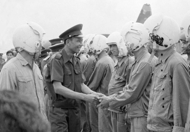 Chu tich Khamtai Siphandone: Nguoi ban lon cua Viet Nam hinh anh